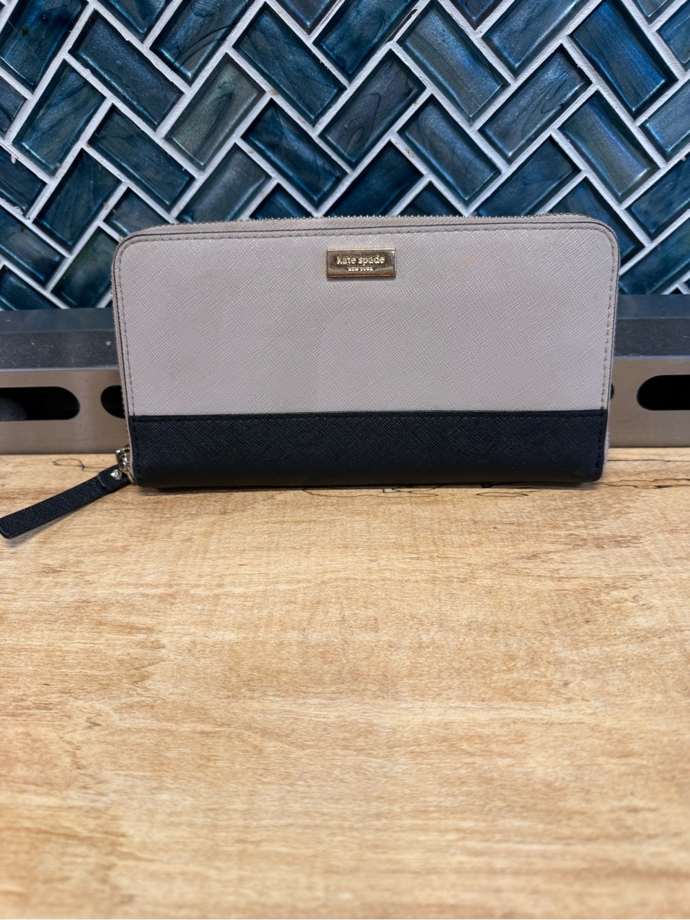 kate spade Two-Tone Gray and Black Zip-Around Wallet